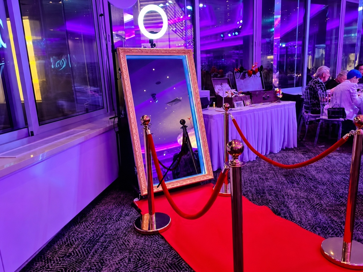 Photobooth Miroir Magique lors d’un événement dans le Grand Montréal