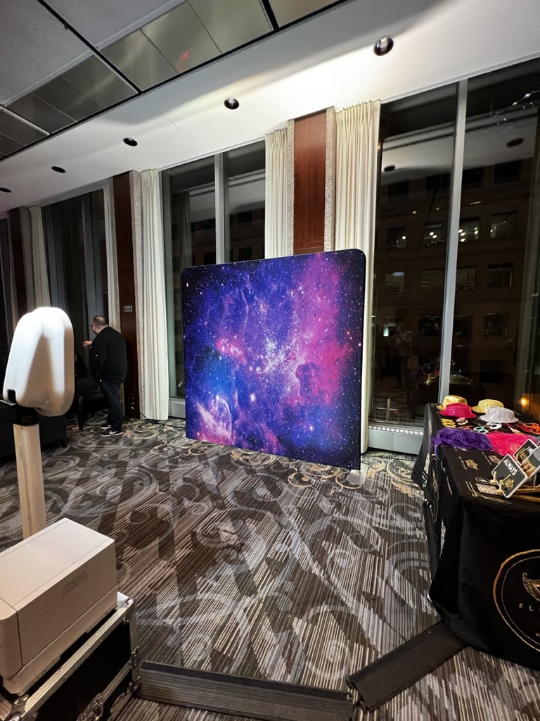 Photobooth DSLR avec toile galaxie au Centre Mont-Royal