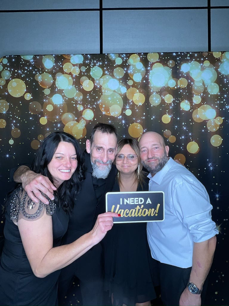Équipe corporative réunie au photobooth du Sheraton Laval